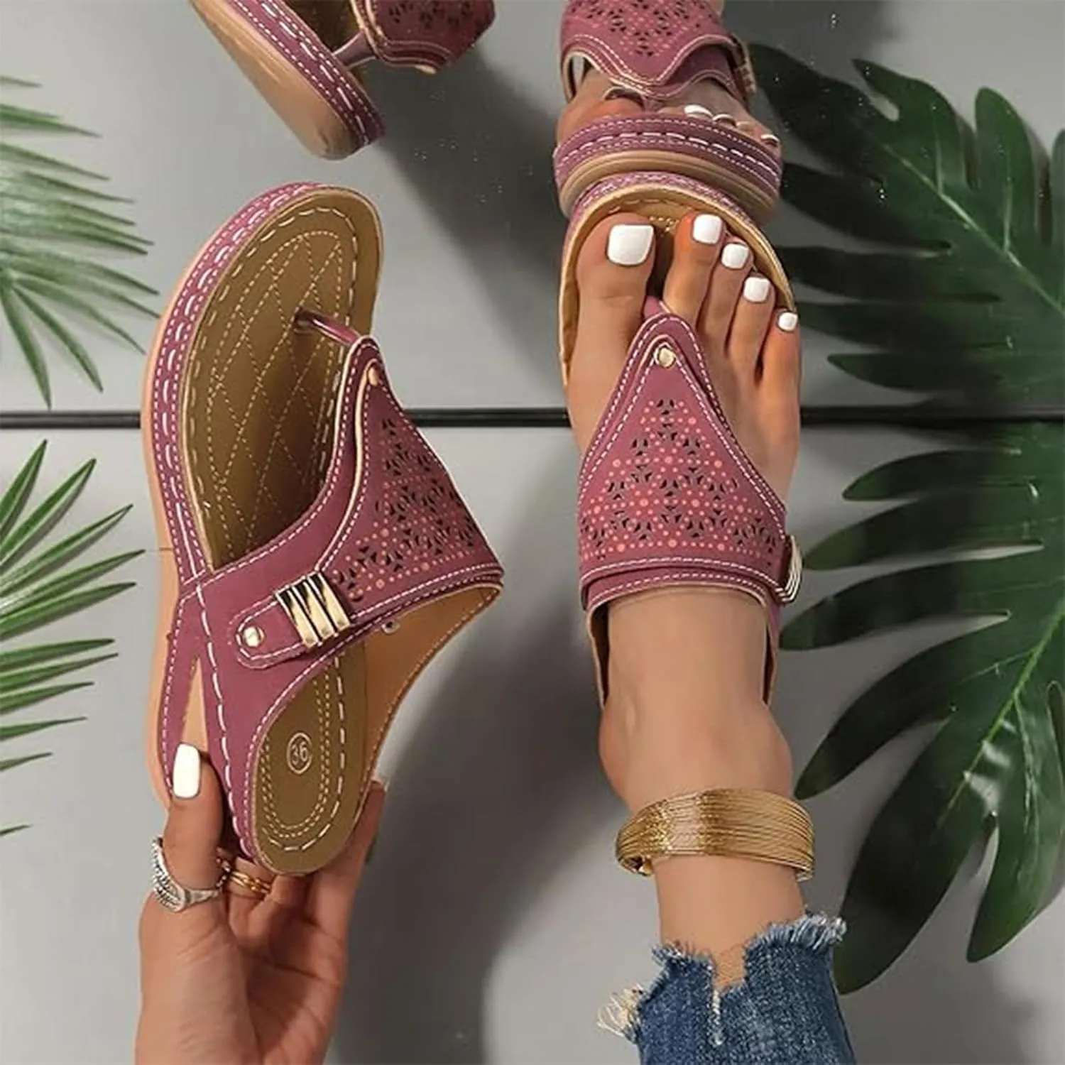 Breathable Mesh Sports Sandals with Non-Slip Sole, 2024 New Comfortable and Durable Summer Sandals for Women
