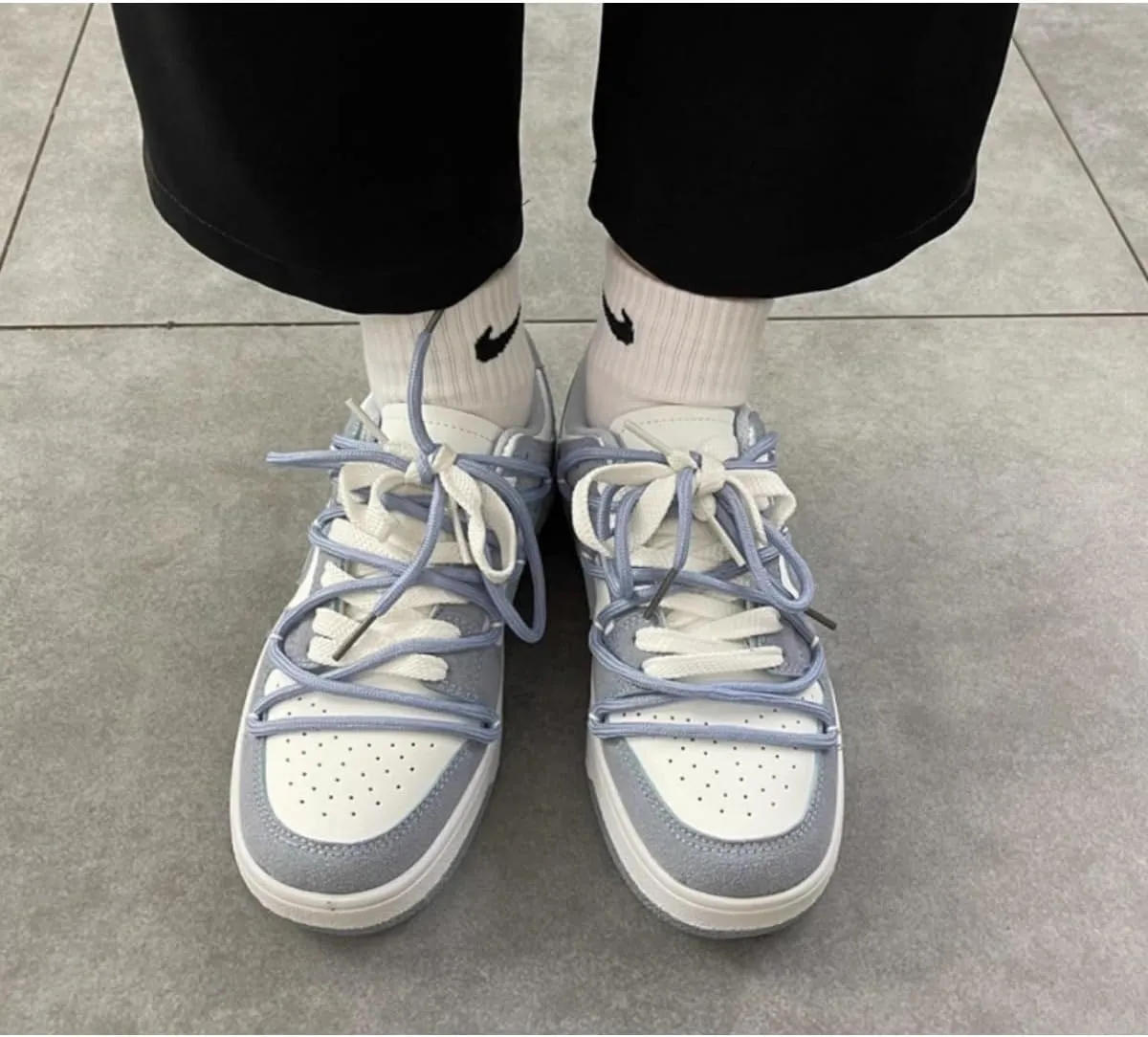 Heart Lightning Low-Top Fashion Sneakers for Women - Cute Colorblock Athletic Casual Shoes with Unique Design Detail and Comfortable Cushioned Sole