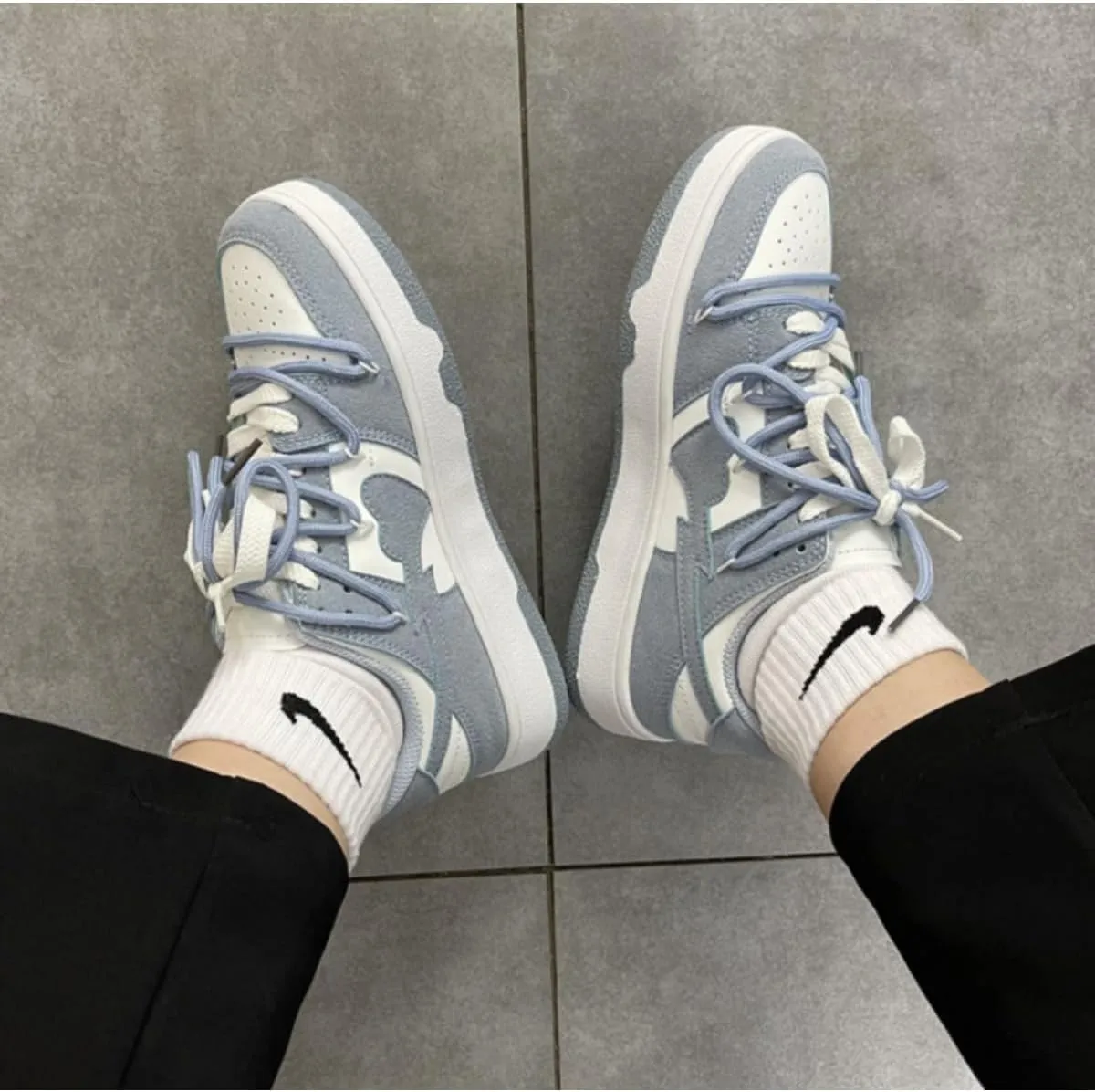 Heart Lightning Low-Top Fashion Sneakers for Women - Cute Colorblock Athletic Casual Shoes with Unique Design Detail and Comfortable Cushioned Sole