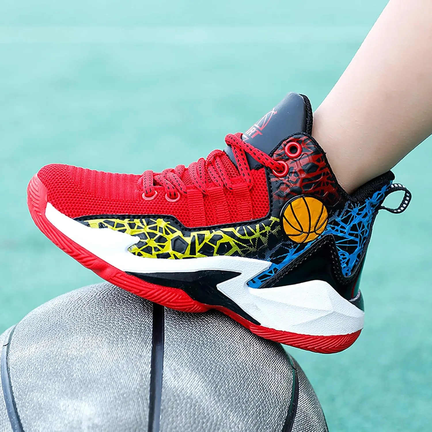 Kids Basketball Shoes High-top Sports Shoes Boys Sneakers Durable Lace-up Non-Slip Running Shoes Secure for Little Kids Big Kids