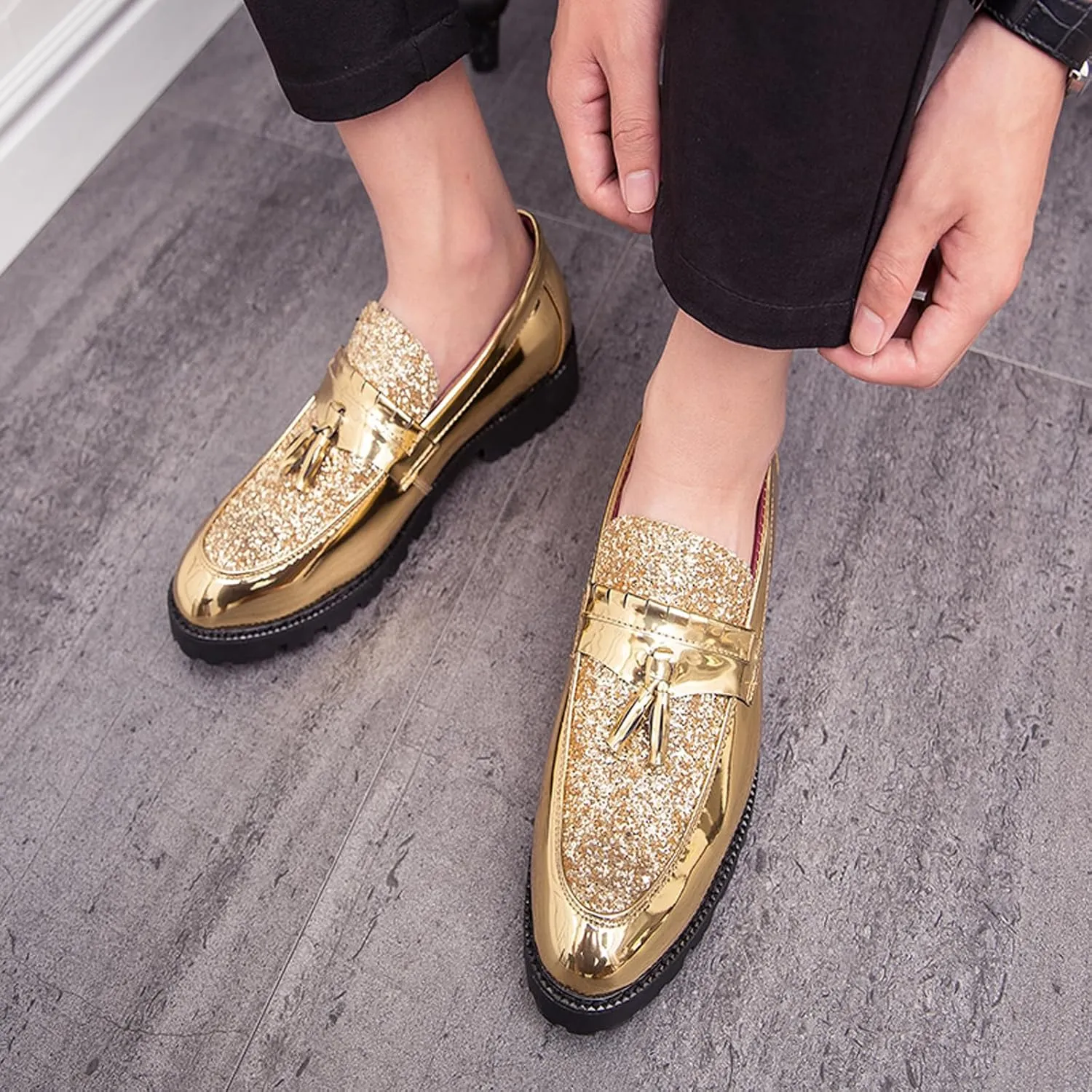 Men's Glitter Tassel Slip On Patent Loafer Fashion Round Moc Toe Patent Synthetic Leather Business Dress Shoes Causal Party Wedding Prom Shoes