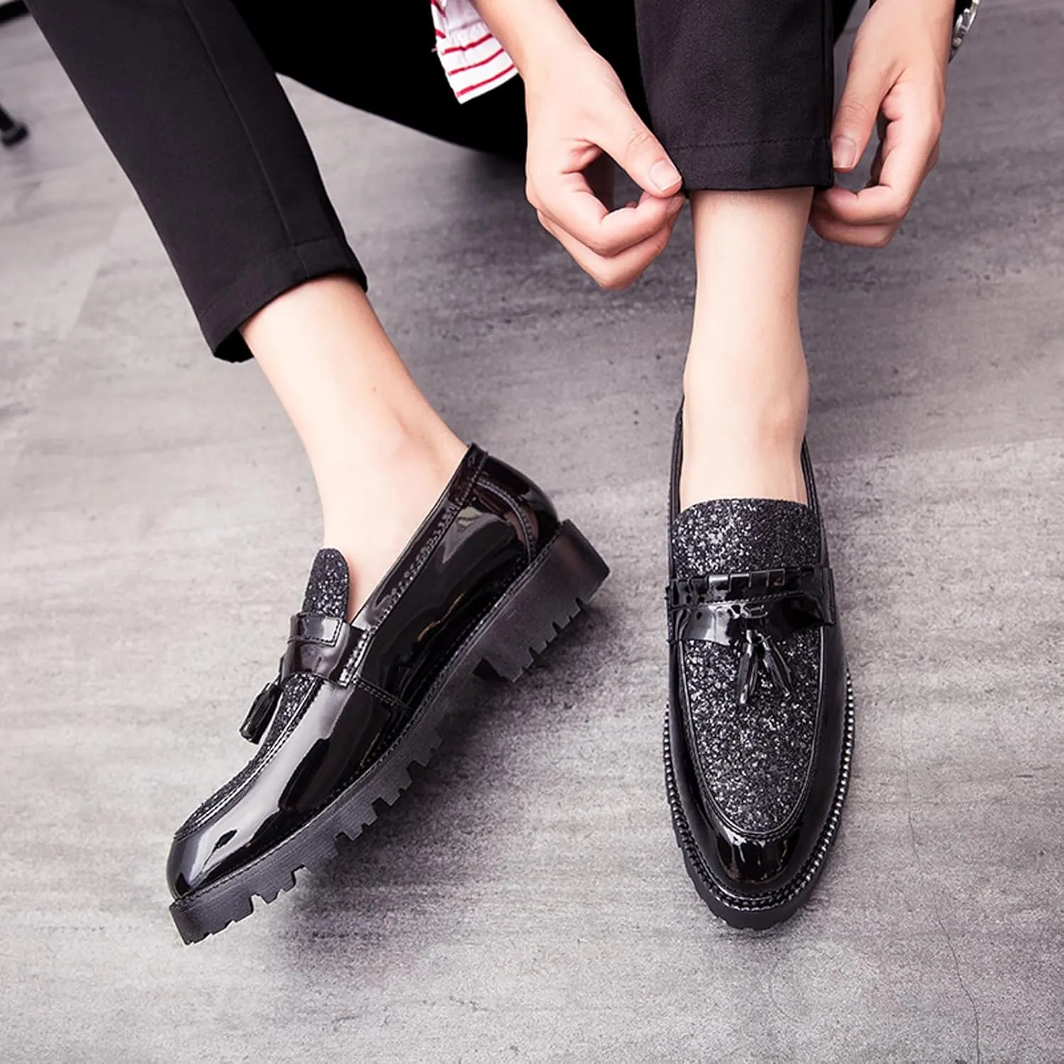 Men's Glitter Tassel Slip On Patent Loafer Fashion Round Moc Toe Patent Synthetic Leather Business Dress Shoes Causal Party Wedding Prom Shoes