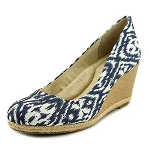 Ozara Closed Toe Wedge Pumps Washed Indigo Size 8