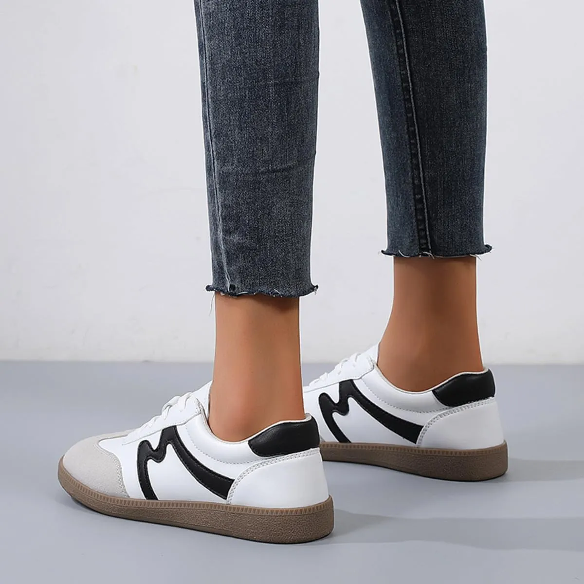 Trendy Women Sneakers, Memory Foam Women's Fashion Sneakers Lace-up Non-Slip Retro Walking Shoes Womens Shoes