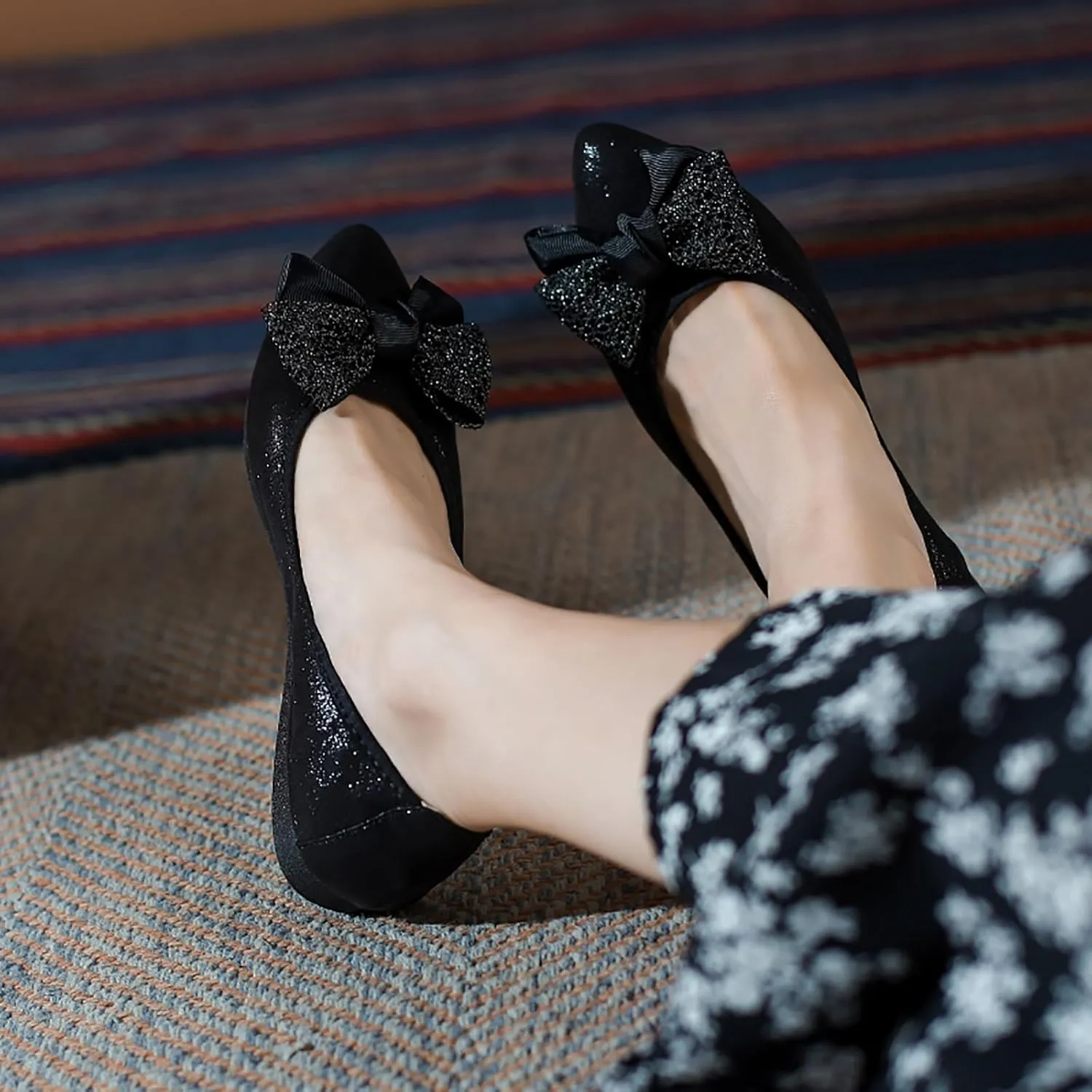 Women's Flats, Foldable Ballet Flats for Women, Fashion Bow Tie Pionted Toe Comfort Lightweight Slip-On Dress Shoes