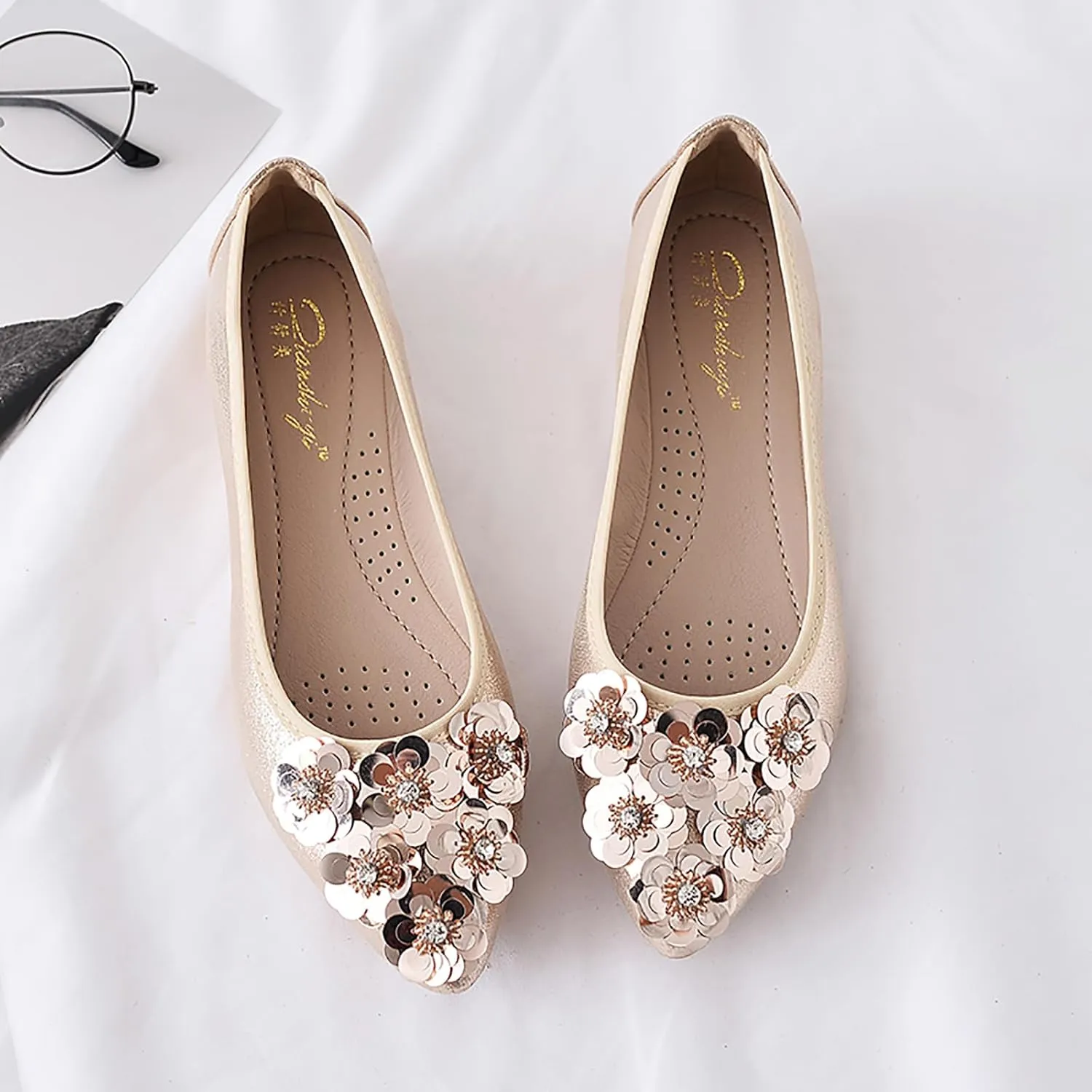 Women's Flats, Foldable Ballet Flats for Women, Flower Pionted Toe Comfort Light Weight Slip-On Dress Shoes