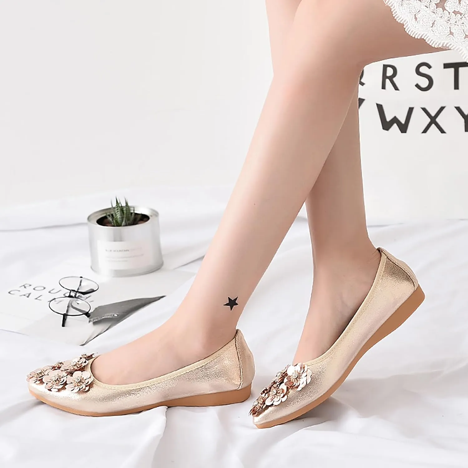 Women's Flats, Foldable Ballet Flats for Women, Flower Pionted Toe Comfort Light Weight Slip-On Dress Shoes